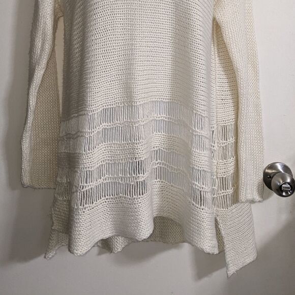 💐MUMU Sweater Size XS Runs bigger - Picture 3 of 10